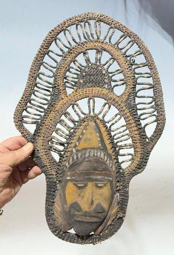 Een uniek yammasker dat ceremonieel werd gebruikt, uit de, Antiek en Kunst