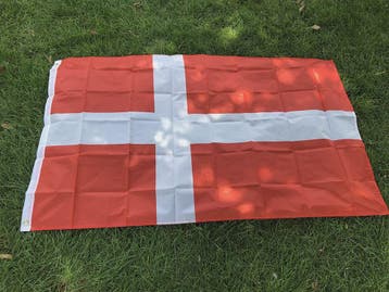Hoge Kwaliteit Deense Vlag 90x150cm - Polyester Vlag van Den, Verzenden, Nieuw