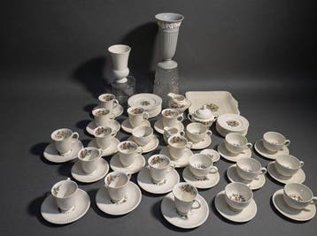 Wedgwood - Tafelservies (68) - Aardewerk