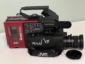 Back to the Future - Vintage JVC Video Camera GR-C1, signed, Nieuw