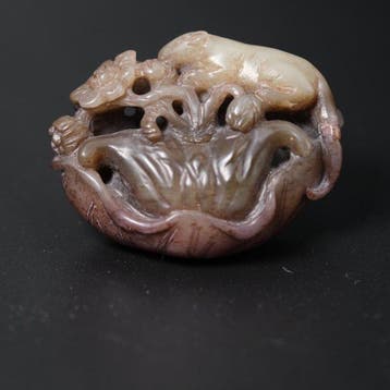 Antiek Chinees jade-snijwerk, rat op watercaltrop en