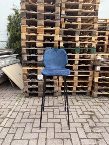 Barkruk Barrel Blauw 69cm hoog, Huis en Inrichting, Ophalen of Verzenden, Zo goed als nieuw