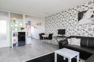 Te Huur 3 Kamer Appartement Europalaan In Tilburg, Huizen en Kamers, Huizen te huur, Tilburg, Noord-Brabant, Direct bij eigenaar