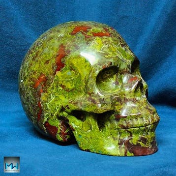 Menselijke schedelsculptuur, met de hand gesneden en