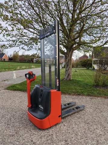 Compacte Linde L 10 Stapelaar 1000 kg  2 meter hefhoogte, Verzenden, Gebruikt