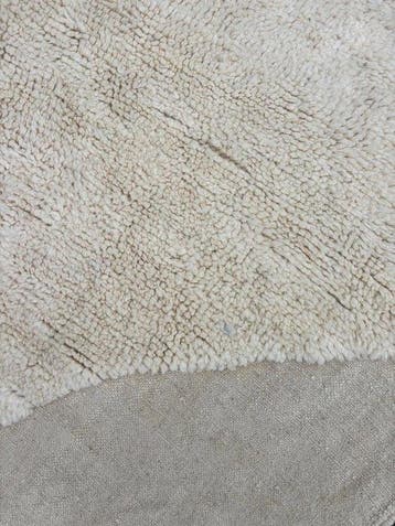 Modern Moroccan Beni Ouarain Wool Rug – Natural Cream with, Nieuw