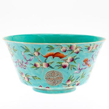 Kom - A large bowl in famille rose pattern from Guangxu