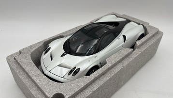 Autoart 1:18 - Modelauto - Pagani Huayra - (cod.D20), Nieuw