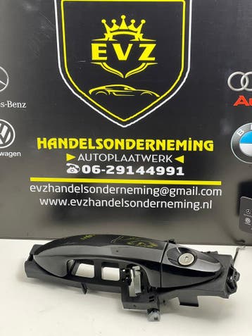 Ford Fiesta portiergreep links voor bj.2012 Artnr.8A61A224A3, Gebruikt, Voor, Ford