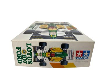 Lotus 107 Ford, Hobby en Vrije tijd, Verzenden, Nieuw