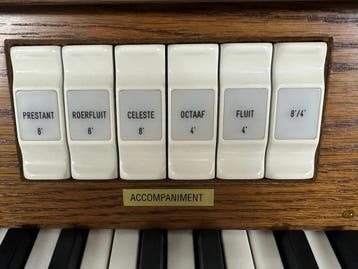 Content D 2100, Gebruikt, 1 klavier, Orgel