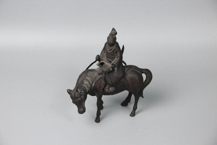 sculptuur, Bronze Samurai on Horseback Sculpture - 17 cm -, Antiek en Kunst, Curiosa en Brocante