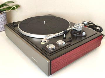 Wega - P 3440 riemaandrijving halfautomatisch Platenspeler, Nieuw