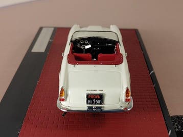 Matrix 1:43 - Model cabriolet - Alfa Romeo 2600 Spider, Hobby en Vrije tijd, Nieuw