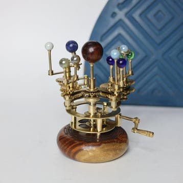 Luxe orrery-zonnestelselmodel met Zon, Mercurius, Venus,