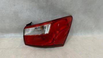 KIA RIO III SEDAN 11-16 RECHTER ACHTERLAMP, Verzenden, Gebruikt