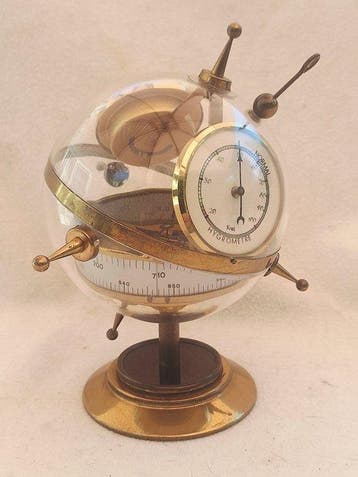 Huger - Weerstation - Metaal en plexiglas - Spoetnik model