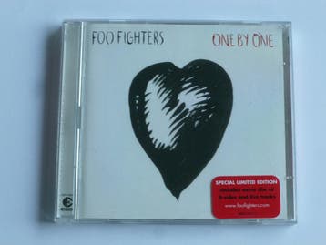 Foo Fighters - One by One ( 2CD ) Limited Edition, Ophalen of Verzenden, Zo goed als nieuw