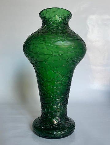Kralik - Vaas - iriserend geblazen glas, Bohemië, Jugendsil