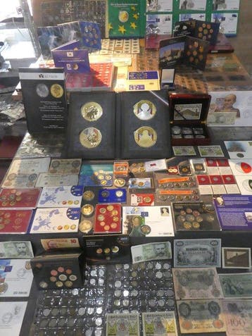 Europa. Collection of coins/banknote/medals/euro inkl. pp