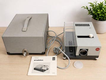 Leica Leitz Pradolux Diaprojector