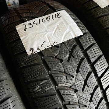 2 x Dunlop SP Winter Sport 235-60-18 Winterbanden 5mm, 18 inch, Gebruikt, 235 mm, Band(en)
