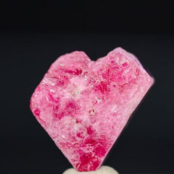 Heartfire Ruby Crystal • 10,45 ct • Uitzonderlijke vorm &