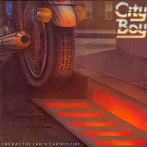 LP gebruikt - City Boy - The Day The Earth Caught Fire, Verzenden, Zo goed als nieuw, Overige formaten