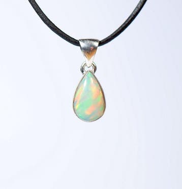 Ethiopisch opaal / Welo-opaal / cabochon Hanger / nieuw-