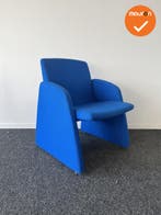 Artifort - Wachtkamerstoel - met blauwe stoffering, Vergader- of Presentatieruimte, Ophalen of Verzenden, Gebruikt, Stoel