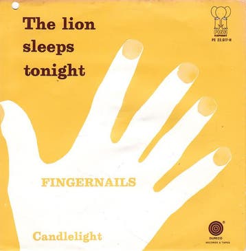 vinyl single 7 inch - Fingernails - The Lions Sleeps Tonight, Cd's en Dvd's, Verzenden, Zo goed als nieuw, 7 inch, Pop