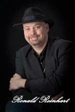 Feest- volks zanger - Hazes zanger- bekend van TV   €195, Dj