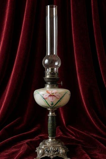 Petroleumlamp - Marmer, Glas, Zinklegering