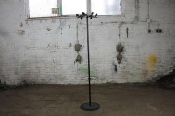 Tweedehands design kapstok zwart 160 cm met parapluhouder, Verzenden, Gebruikt, Overige materialen