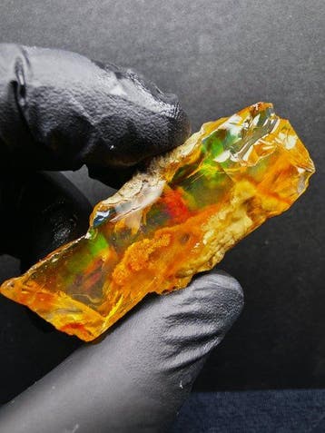 128.75ct Crystal Opal Specimen Ruw- 25.75 g