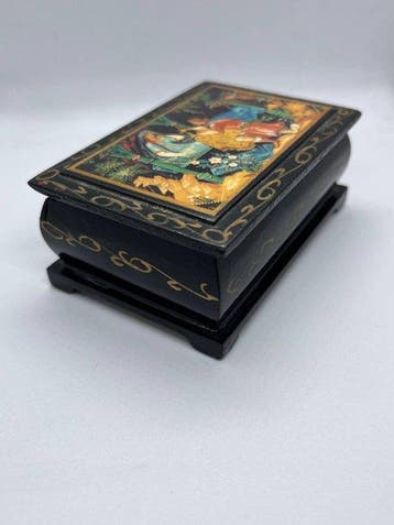 Palekh, Kholuy - Doos - papier-maché