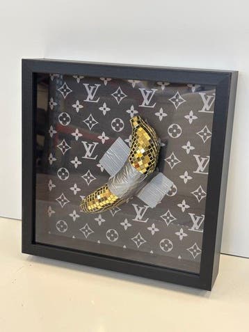 Rob VanMore - Don’t eat the banana by Louis Vuitton, Antiek en Kunst