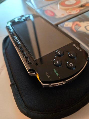 Sony - Playstation Portable (PSP) - Version 2004 /, Spelcomputers en Games, Nieuw