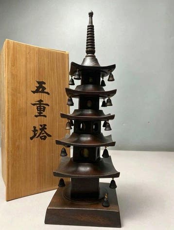 Decoratief ornament - Japanese solid wood five-story pagoda