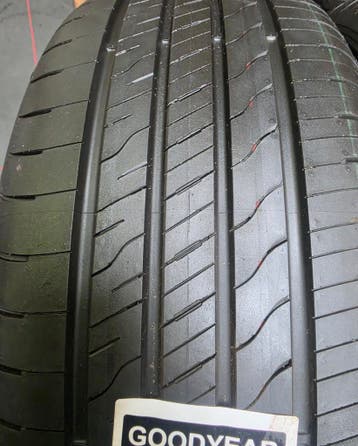 225/50r19 96v 2 stuks Goodyear Dot25, Auto-onderdelen, Banden en Velgen, Gebruikt, Band(en), Ophalen, 19 inch