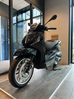 Piaggio Beverly 310cc hpe (van € 6600 voor € 4999), Scooter, 1 cilinder, 12 t/m 35 kW