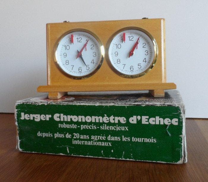 Schaakspel - JERGER Chess-clock - Hout, Antiek en Kunst, Curiosa en Brocante
