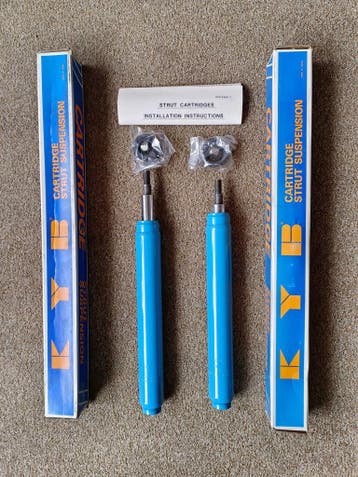 Colt I en Lancer F set KYB schokdemper inserts vooras, Ophalen of Verzenden, Nieuw, Oldtimer onderdelen