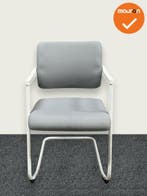 Vergaderstoel Tom - Grijs gestoffeerd met een wit onderstel, Vergader- of Presentatieruimte, Ophalen of Verzenden, Gebruikt, Stoel