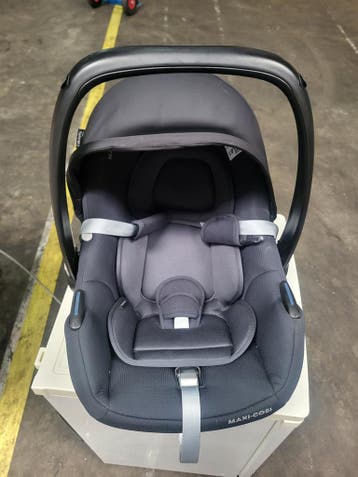 Maxi-Cosi - Babyautostoel Groep 0+ - Met Zonnekap en, Ophalen of Verzenden, Zo goed als nieuw, Maxi-cosi