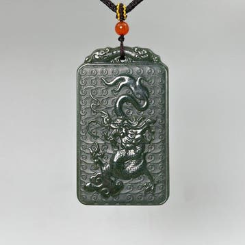 Snijwerk, Natural Jade Dragon Pendant - 69 mm -