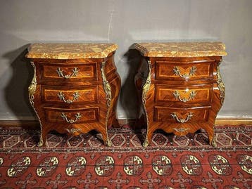 Nachtkastje - Hout, Marmer, Ormolu - Een paar antieke