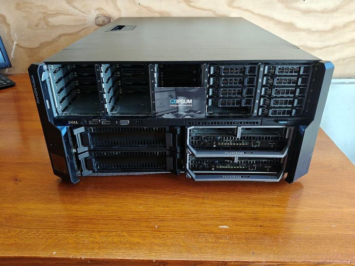 Dell VRTX Chassis + 2x Poweredge M640 | 2x Gold 6126 | 12..., Computers en Software, Servers, Refurbished, 2 tot 3 Ghz, Ophalen of Verzenden