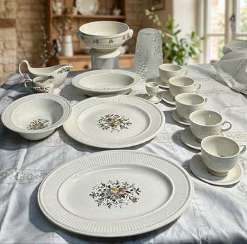 Wedgwood - Koffie- en theeservies (19) - conway - Porselein