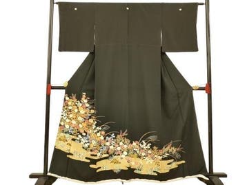 Zwart Tomesode-kimono met een overvloedige herfstige